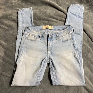 Light Wash Hollister Skinny Jeans SZ 1